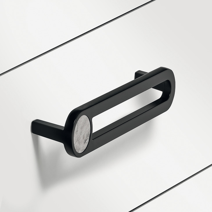 apic-04517412.jpg