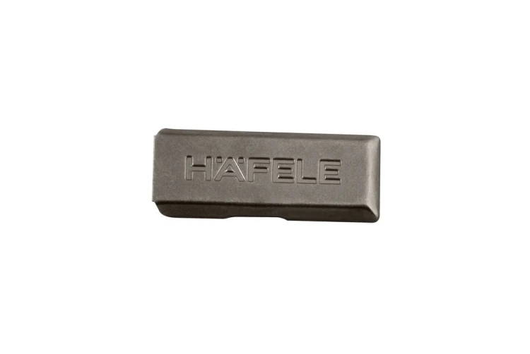 Zaślepka ramienna z logo do zawiasów Häfele Metalla 540 SM.jpg